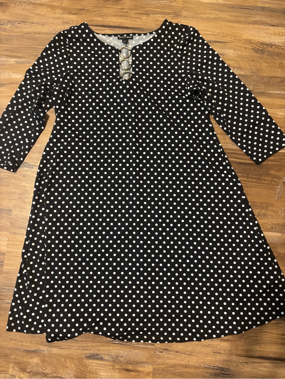 Roz & Ali Black and White Polka Dot Midi Dress with Keyhole Rings